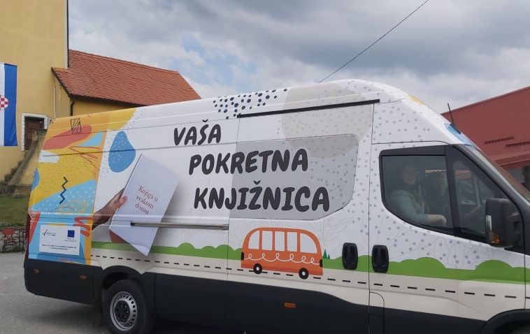 Projekt „Čitanje na kotačima”  Promocija pokretne knjižnice na Likovnoj koloniji u Šćepanju