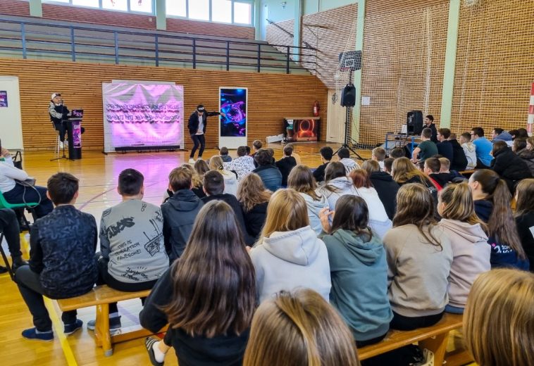 Učenici u Maruševcu učili o prevenciji vršnjačkog nasilja i nasilja na internetu